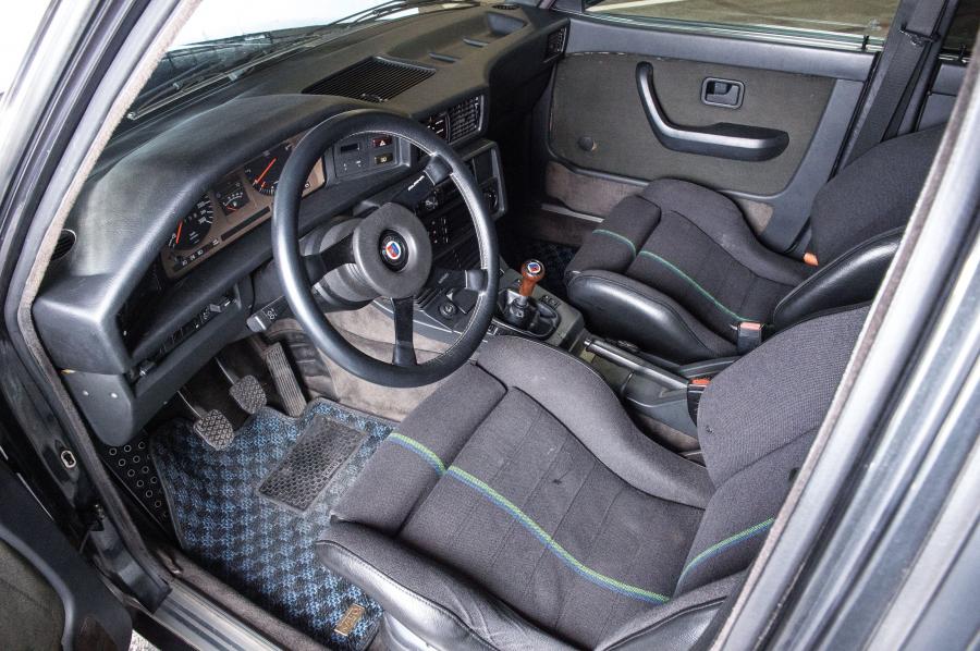 Интерьер Alpina B7 Turbo (E28) 1984 года  (фото 5 из 11)